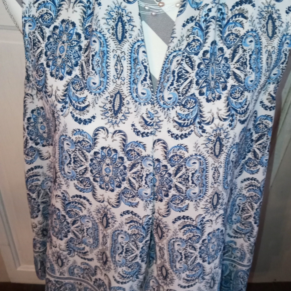 Sleeveless blouse